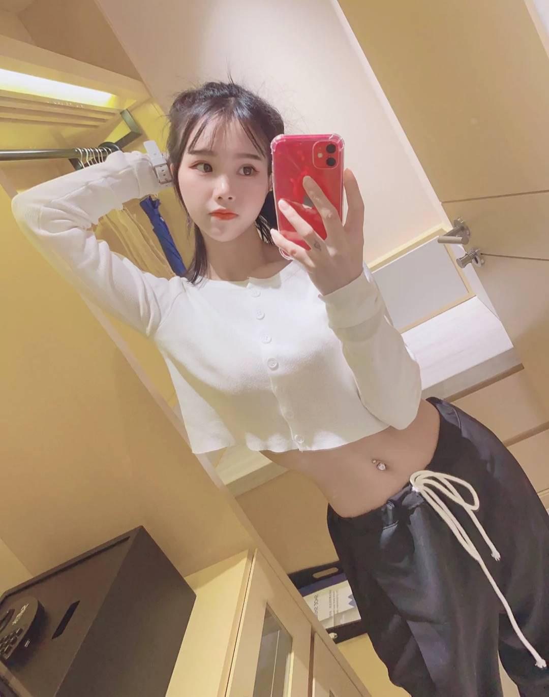 漂亮年轻兼职妹子活好b紧，身材超棒，服务到位